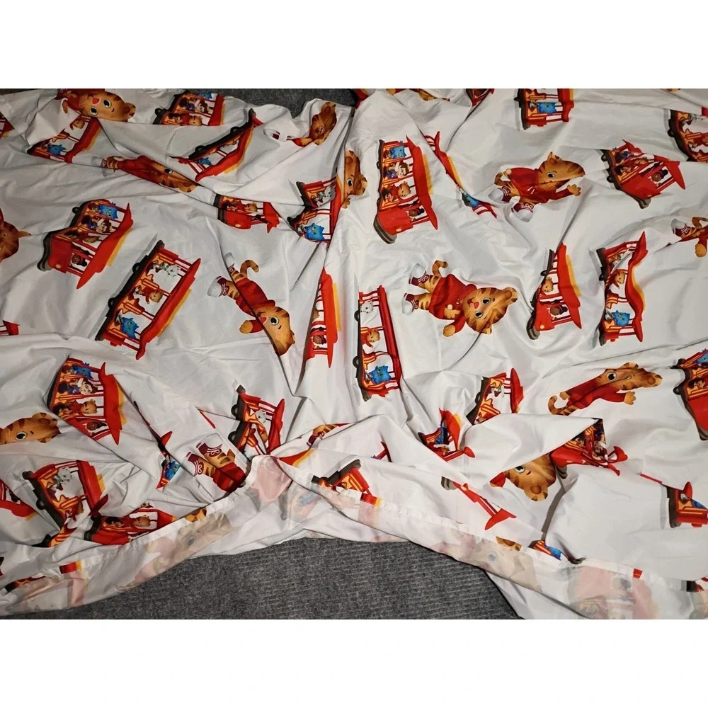 Daniel Tiger's Neighborhood Full Sheet Set Jay Franco PBS Kids Trolley Print
